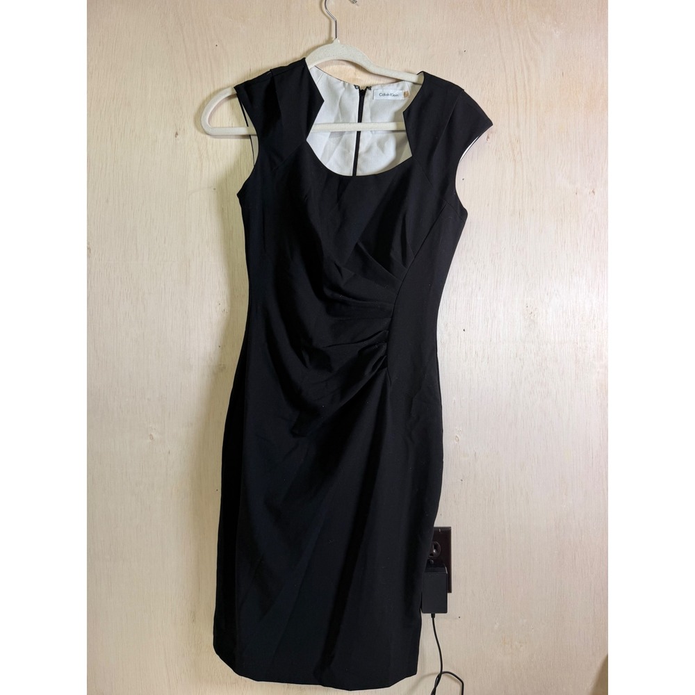 Calvin Klein Sheath Dress Women 2 Black Excellent Ruched Square Neck Cap Sleeve